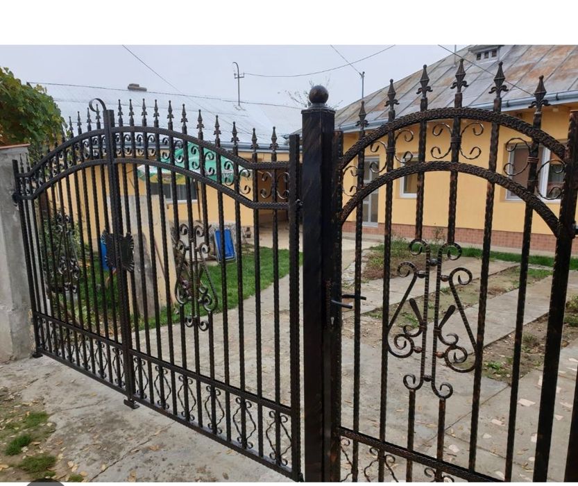 Porți , garduri din fier pe comandă și grătar pe comandă