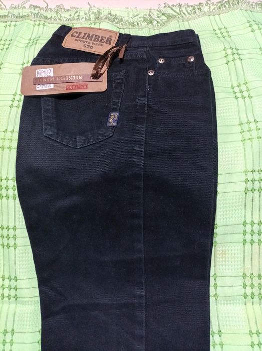 Осенняя распродажа снижение цен Новые плотные джинсы чёрного цвета