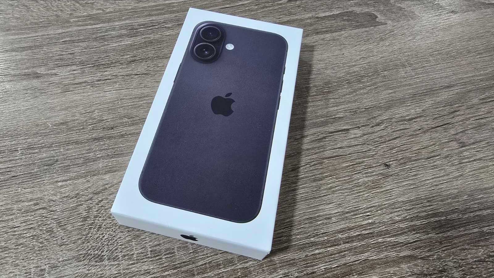 Apple iPhone 16 128GB НОВ! Запечатан гаранция към Yettel