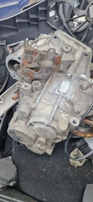 Vând cutie viteze Golf V 2.0 cod JLU.