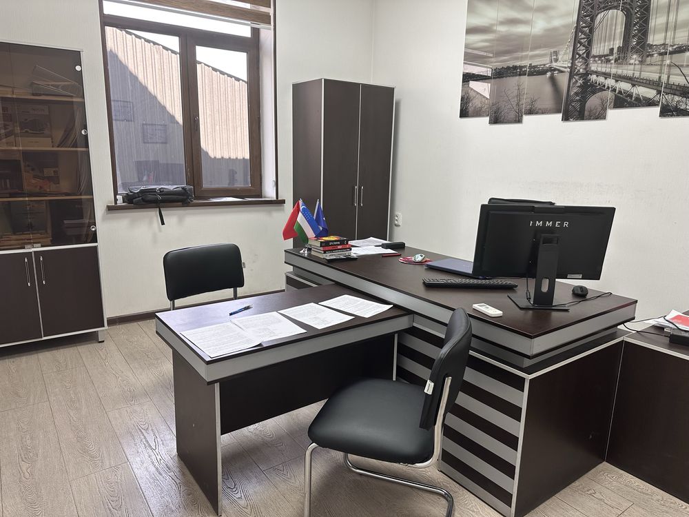 Ofis mebellari va johozlari sotiladi
