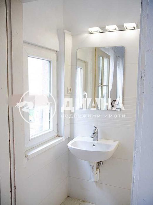 Продава се Етаж от къща в Пловдив, Център - 88 кв.м за 2023 €/кв.м - Снимка #9