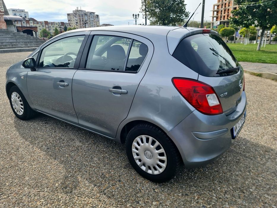 Vând Opel Corsa 2013 automata