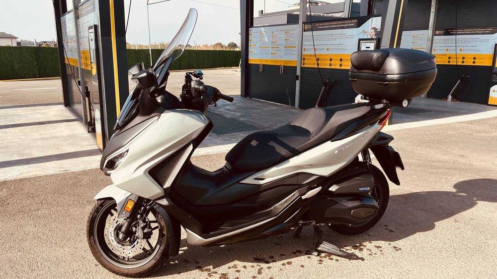 Honda Forza 350 - 2024 cu 5400km