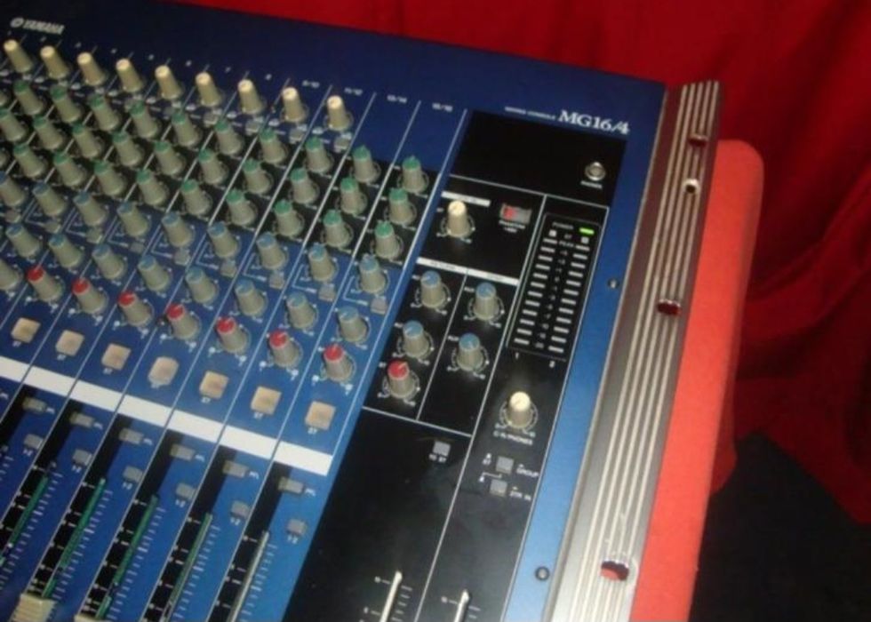 Mixer yamaha mg16/4 16 channel