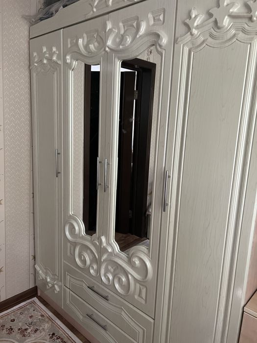 Спальный гарнитур кровать,шкаф