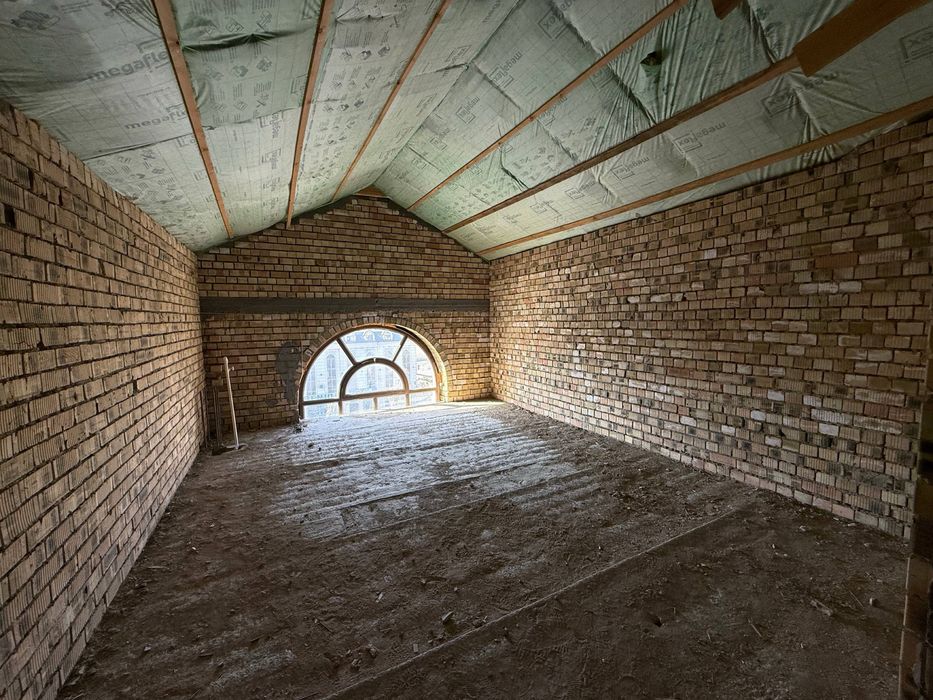 продается полноценный 3 комнатная квартира(БЕЗ ГЛУХОЙ)