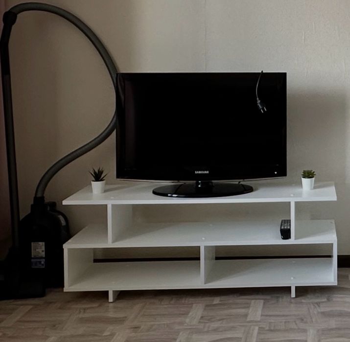 ТВ тумба б/у, белая