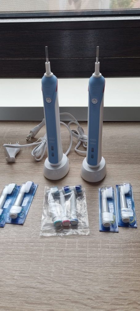 Set periute ORAL-B PRO 2000