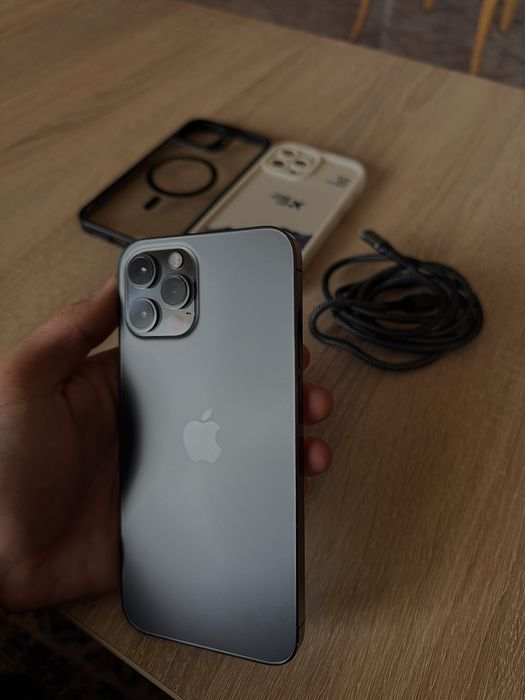IPhone 12 Pro Max + 2 Huse