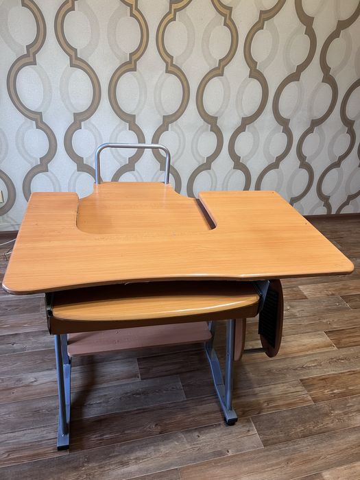 Стол компьютерный