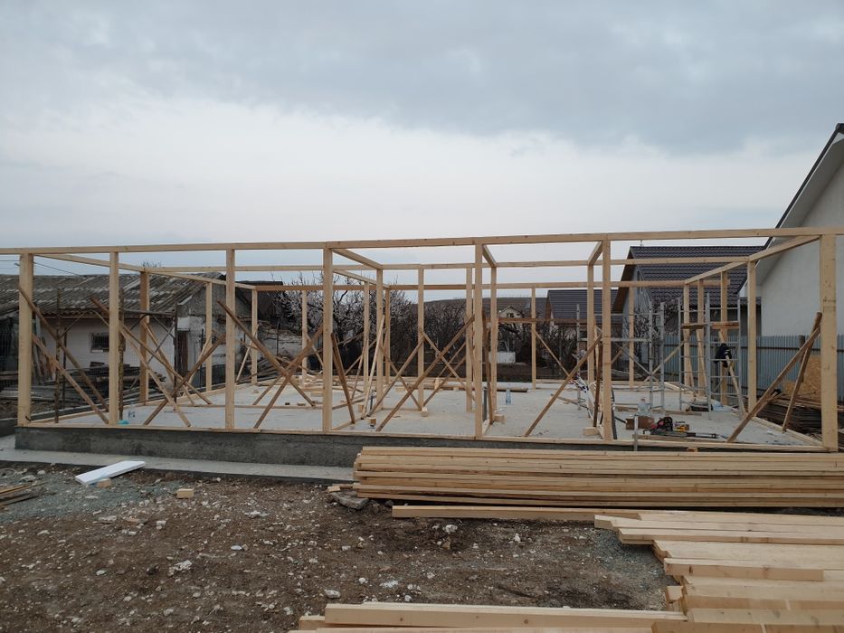 Case structura de lemn,acoperisuri,mansardari,independințe,extinderi.