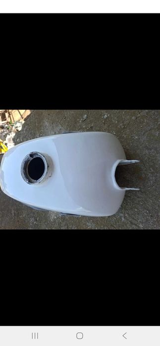 Перфектен резервоар с нови емблеми