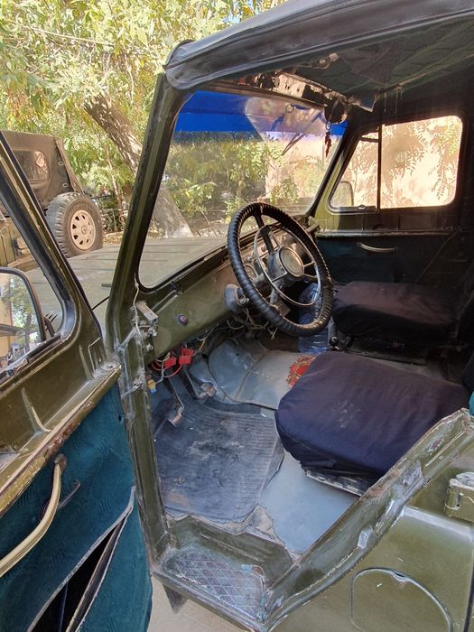 Uaz 1985 yil sotiladi