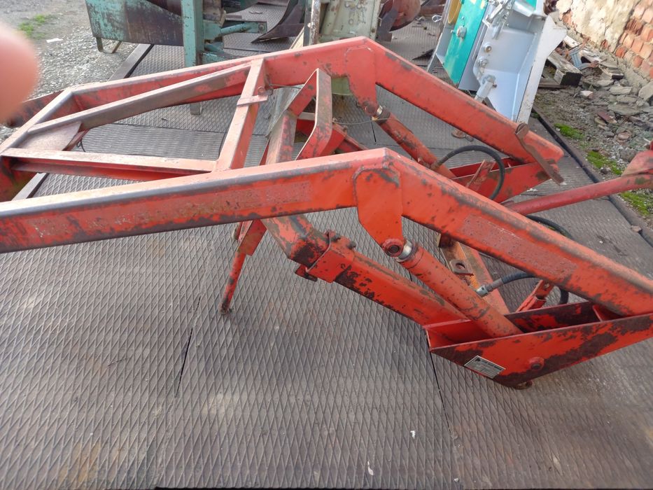 Incarcator frontal utb universal fiat