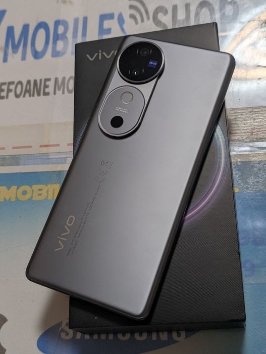 Vivo V40 -256 GB / Dual SIM / impecabil