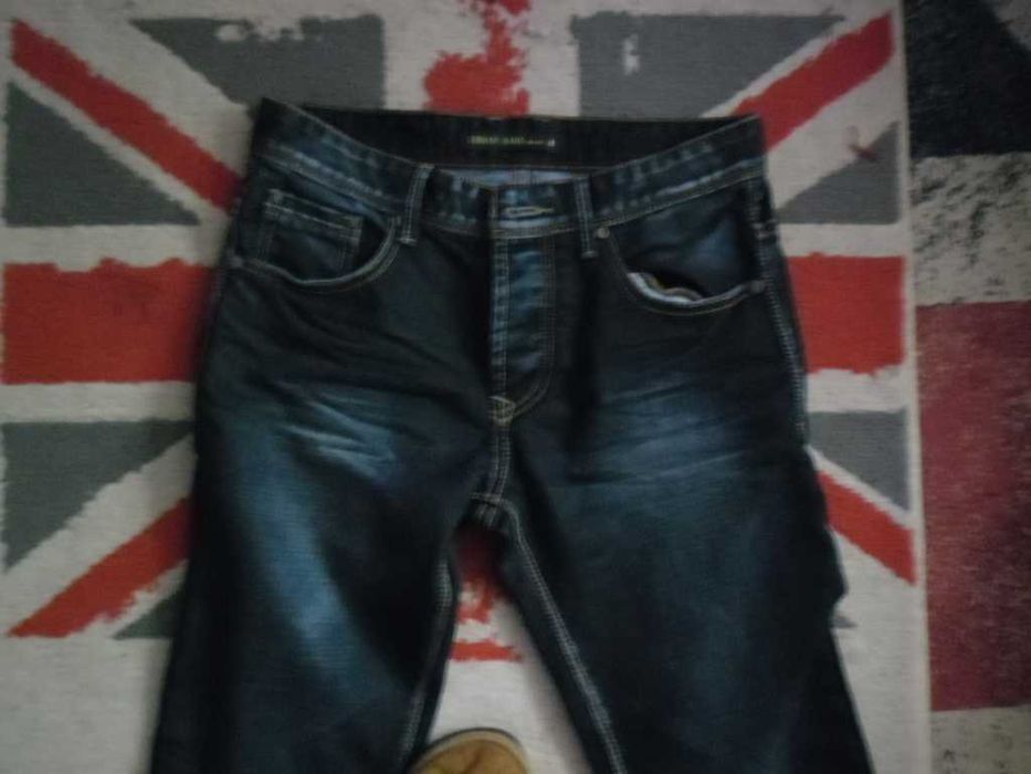 Продавам  дънки нови и пола BIAGGINI