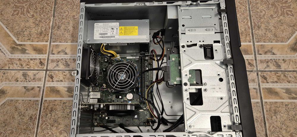 unitate PC Fujitsu Esprimo P420 I5 4690 16GB RAM GT640 HDD250gb
