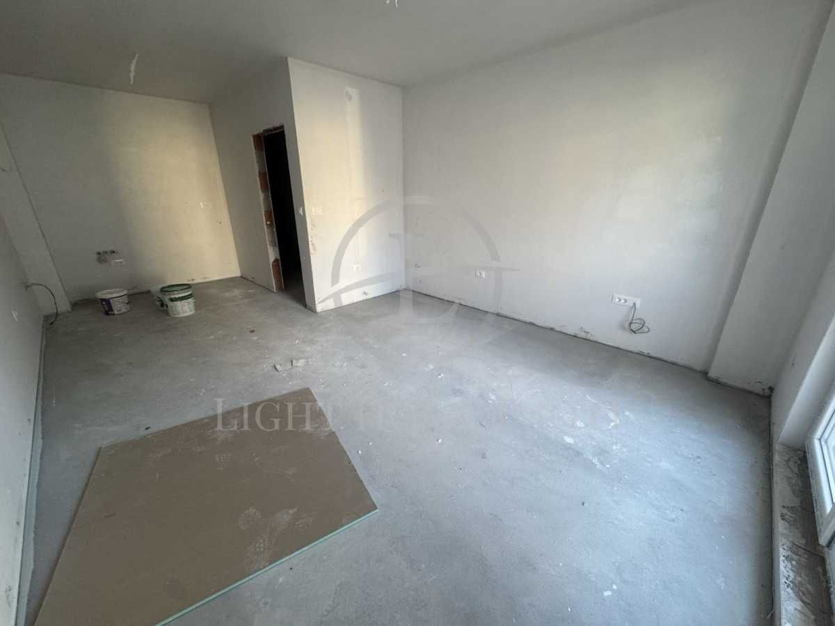 Продава се Двустаен апартамент в Пловдив, Център - 72 кв.м за 2562 €/кв.м - Снимка #1