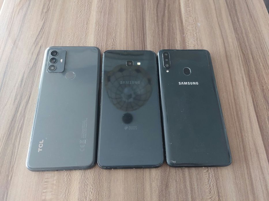 Телефони за части