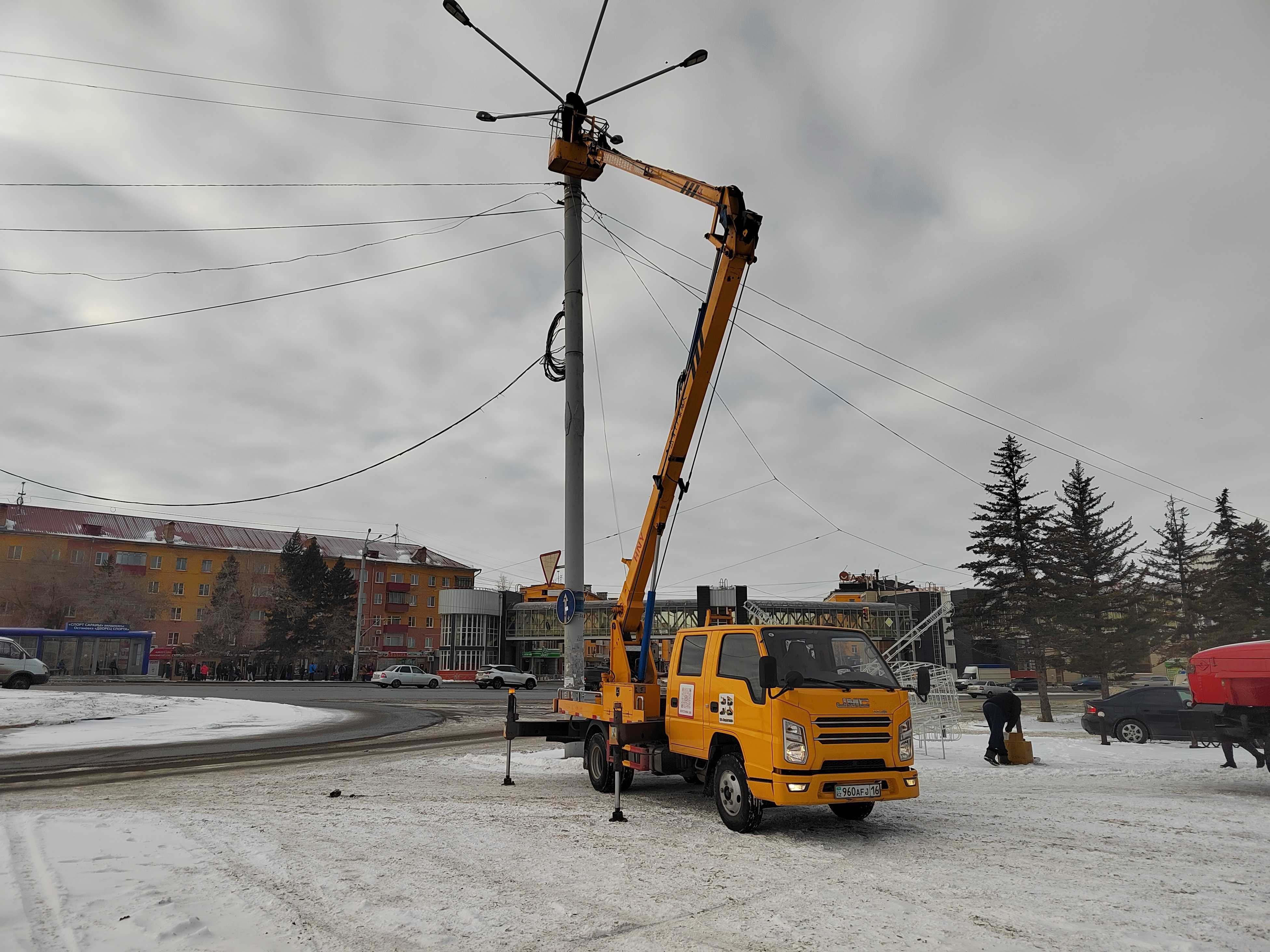 Услуги Аренда автовышки 17,5 метров