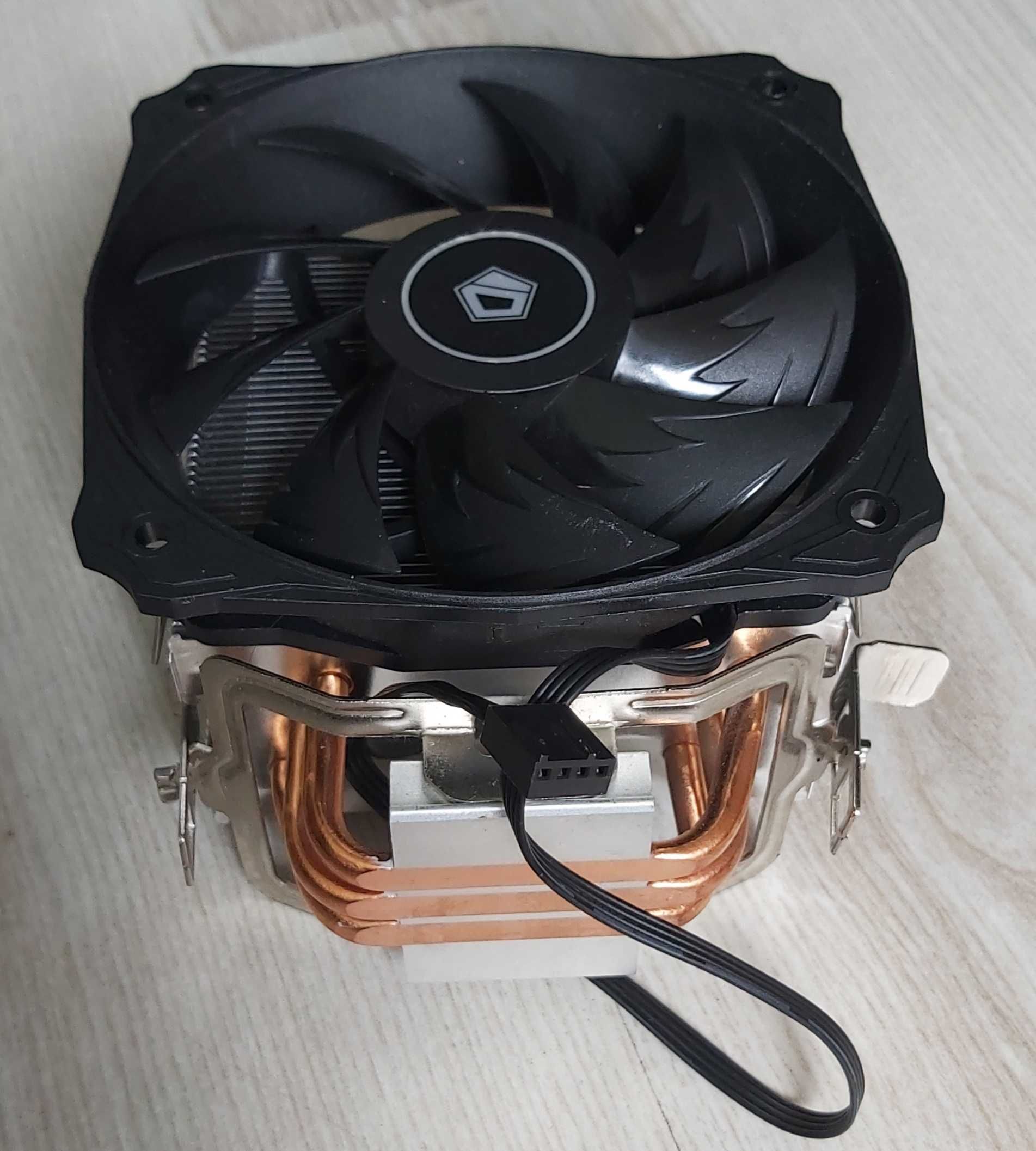 Vand 2 coolere CPU ID-Cooling si Polar Intel/AMD noi