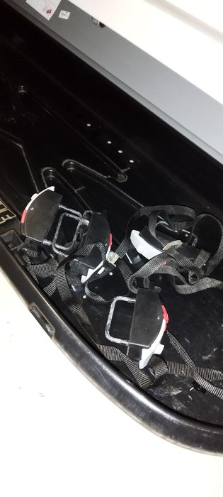 Vând cutie portbagaj Thule