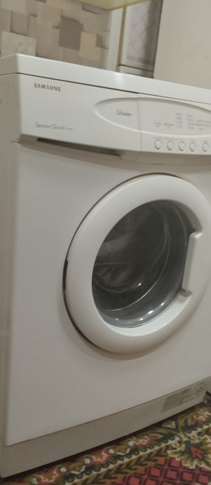 Срочно ! Самсунг 5кг Кир Ювиш мошинаси сотилади.ишлайди.