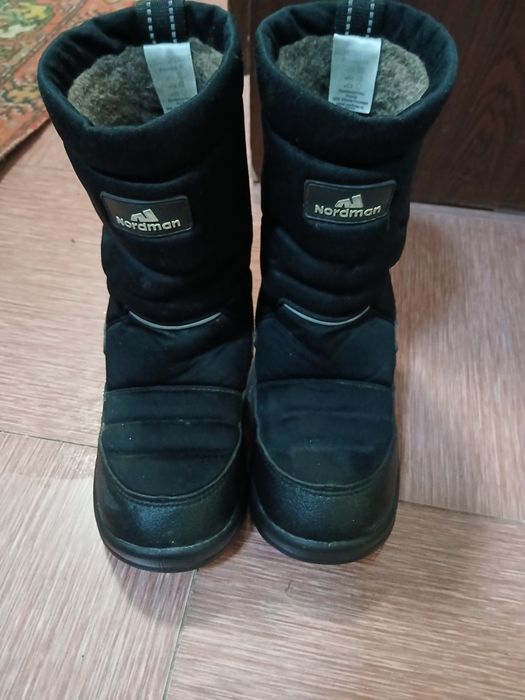 Продам детские сапоги