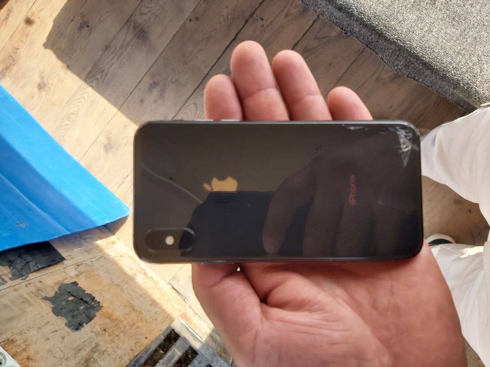 Айфон xs срочна сотилади