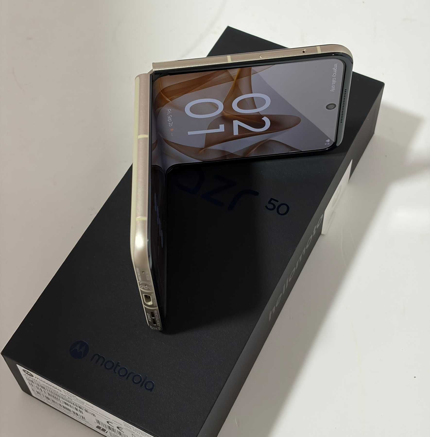 Motorola Razr 50 256GB + 8GB RAM
