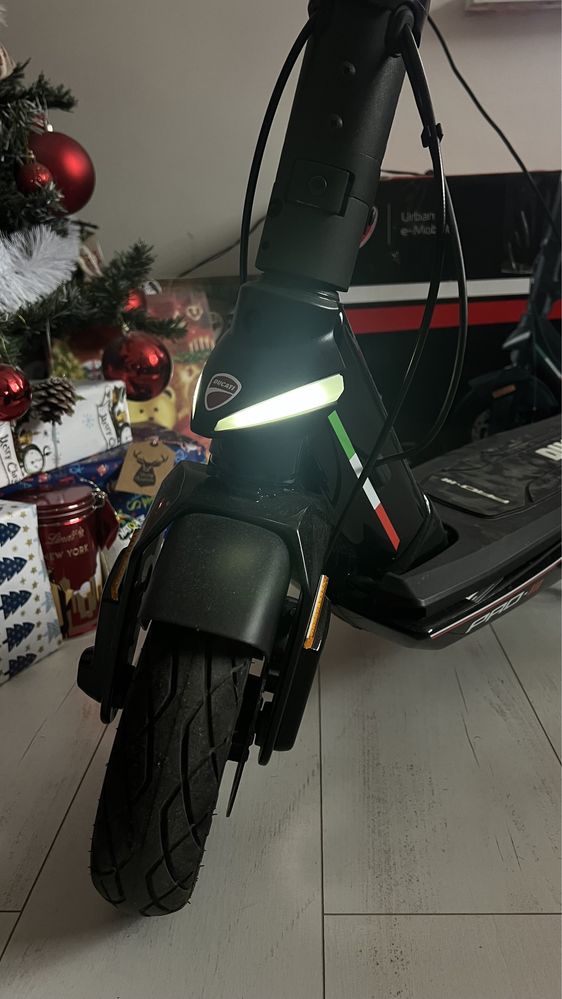 Електрическа тротинетка/скутер Ducati pro 3