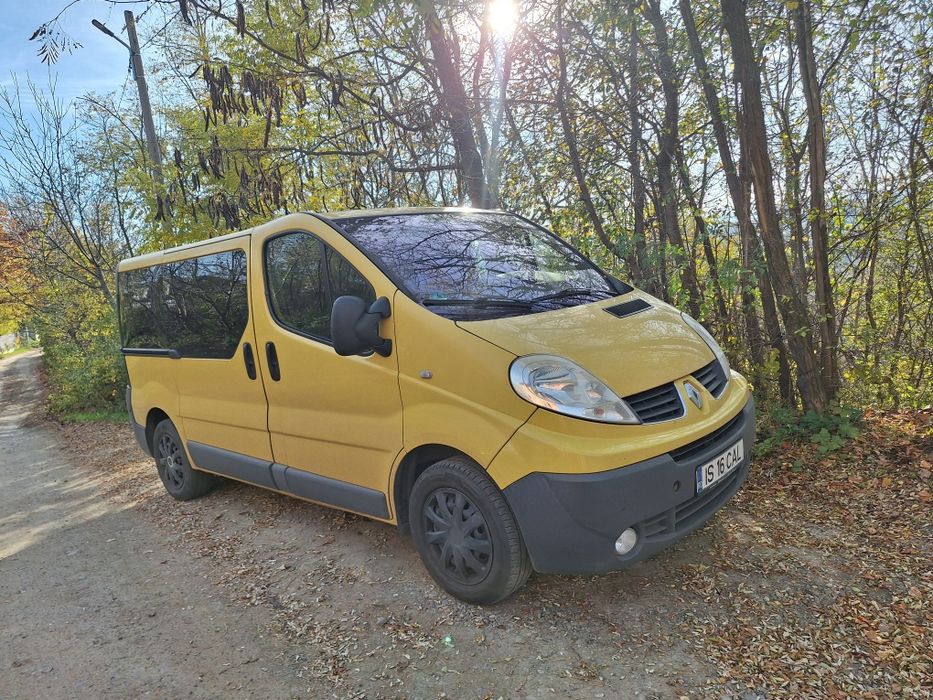 Renault Trafic 9 locuri / 2.0 diesel / Unic Proprietar
