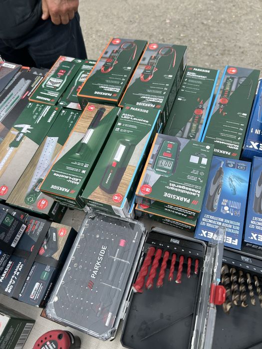 Bat lanterna cu acumulator incorporat