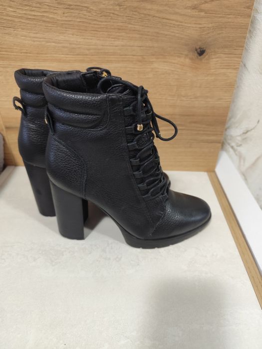 Дамски кожени боти