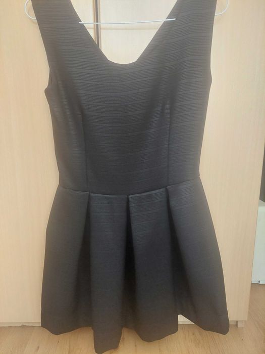 Черна къса рокля със смокинг