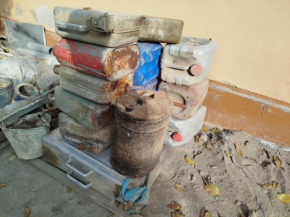 Трос, Трос арқон, арматура, трубалар бор. Килоси 10 минг сўм