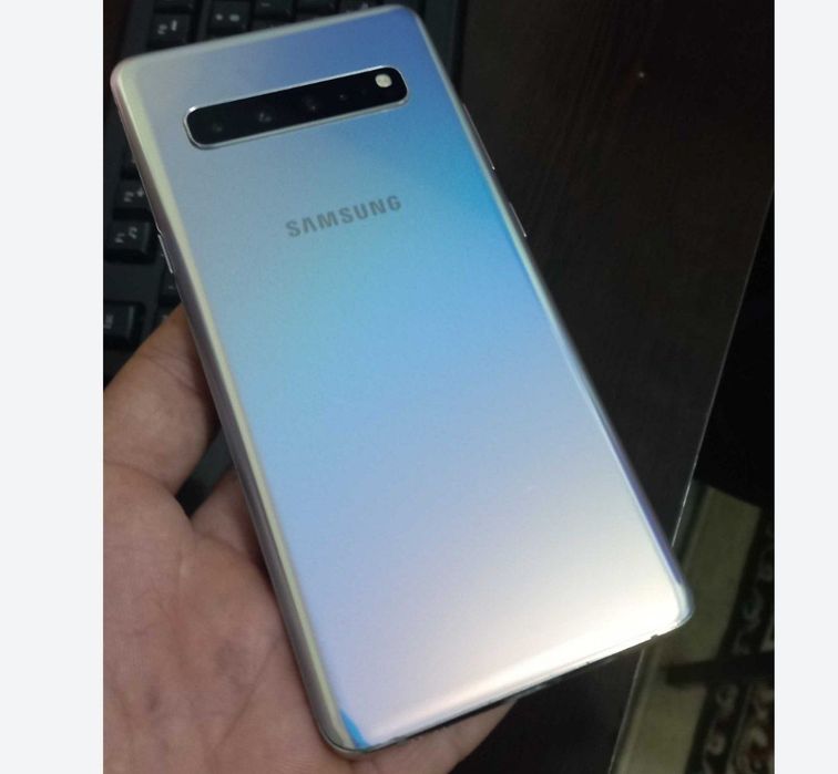 Samsung s 10 plus 5 g sotiladi