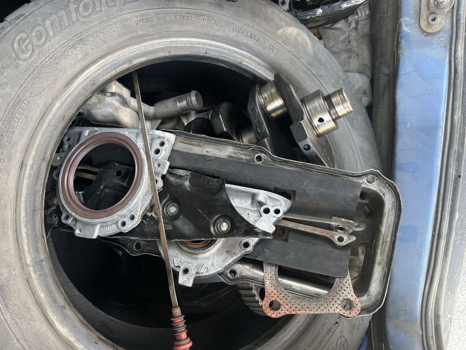 Двигатель Volkwagen 1.8 моно гольф пассат (на запчасти)