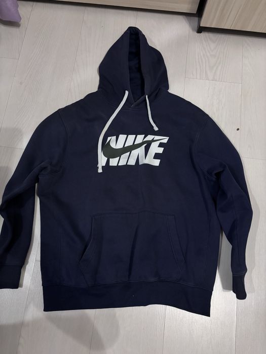 Худи на Nike.