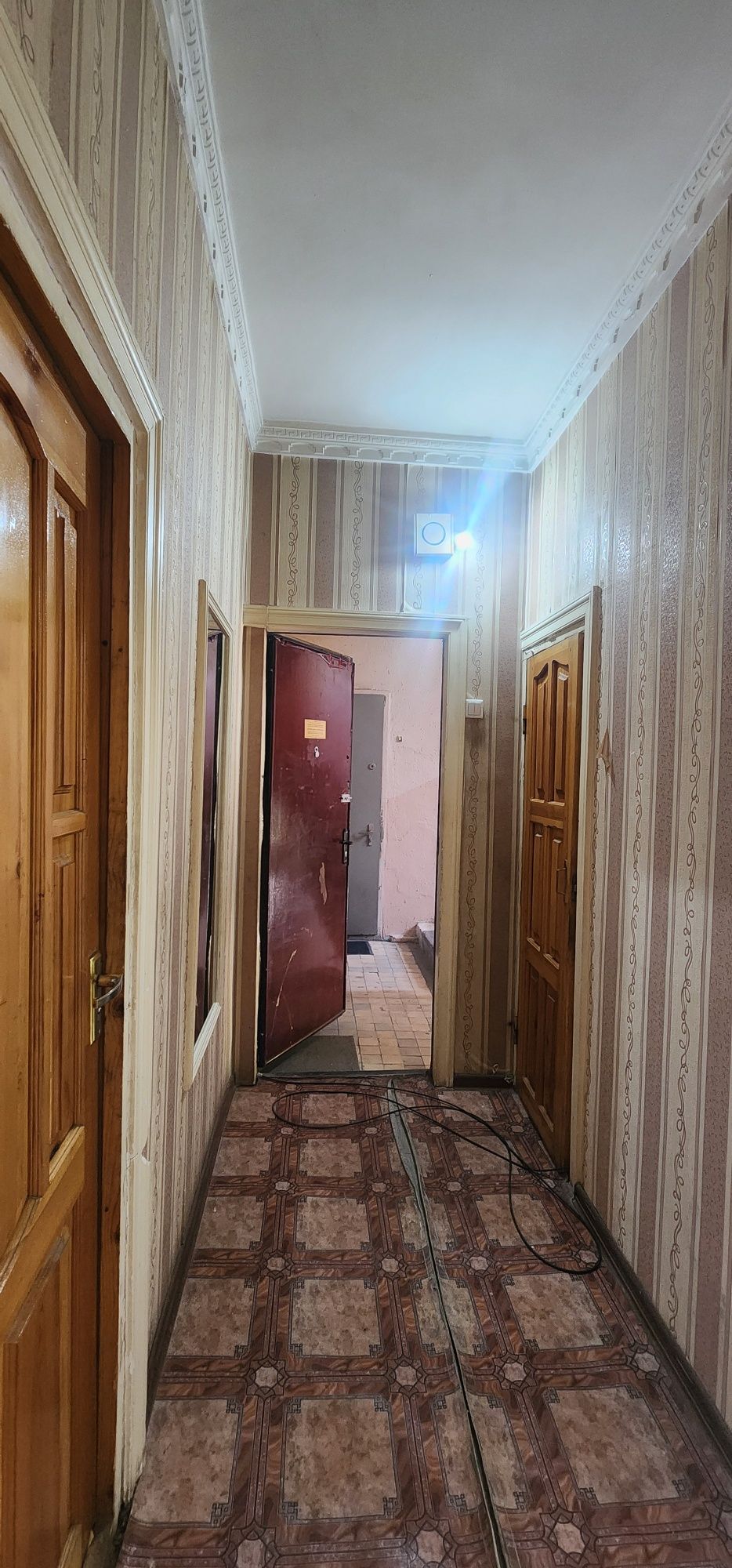 Юнусобод 11кв квартира метро 3комнатная  вдоль дороги