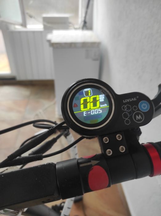 Vând trotinete electrice