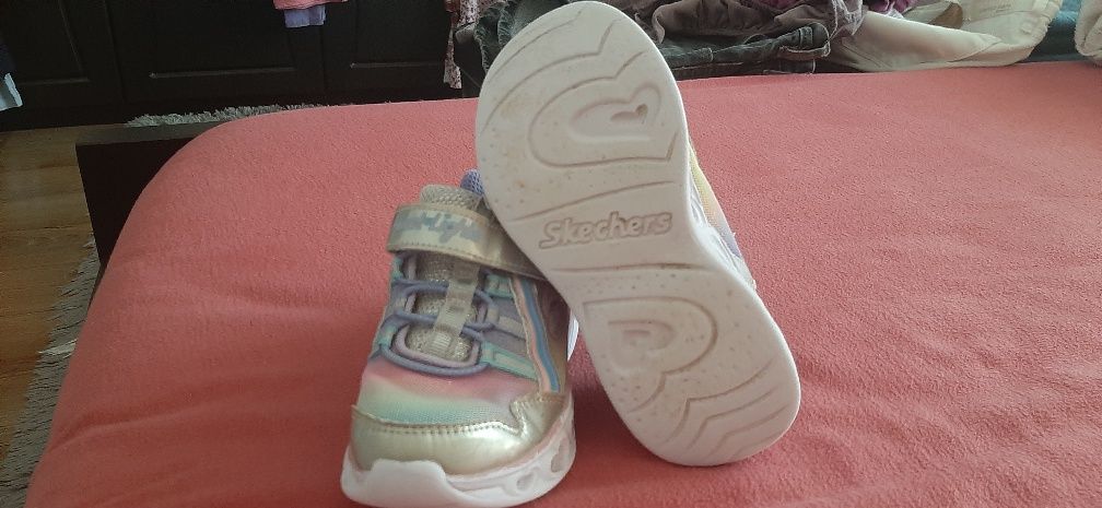 Vând adidasi Skechers fetite mărime 26