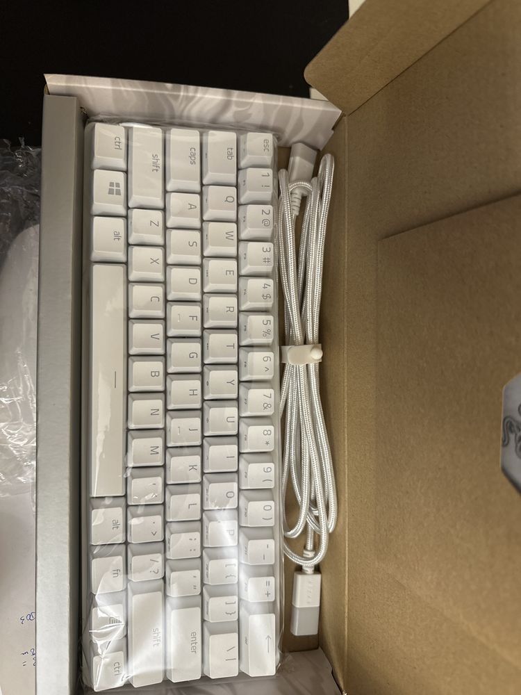Tastatura Gaming Razer Mini Huntsman alba NOU