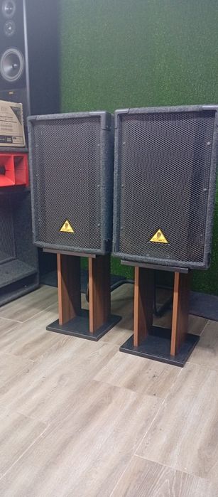 Професионални тонколони BEHRINGER B-1220