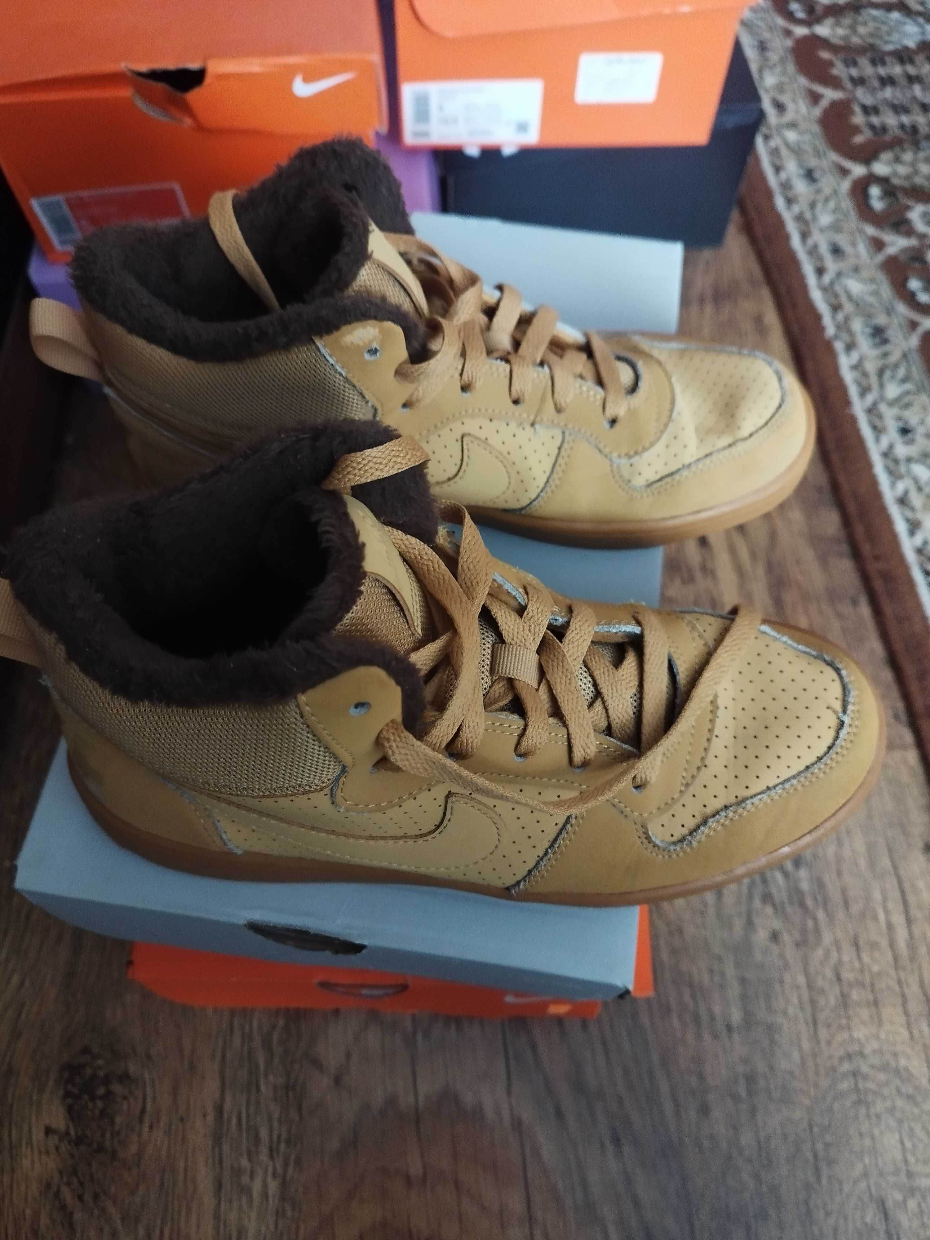 Цели обувки Nike