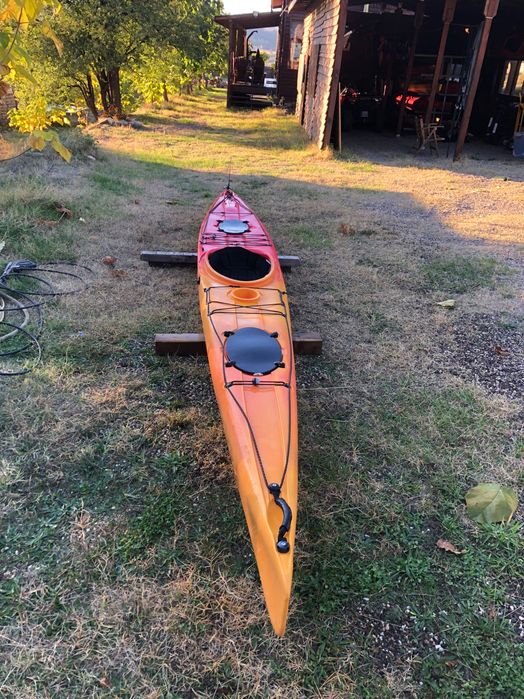 Продавам морски каяк