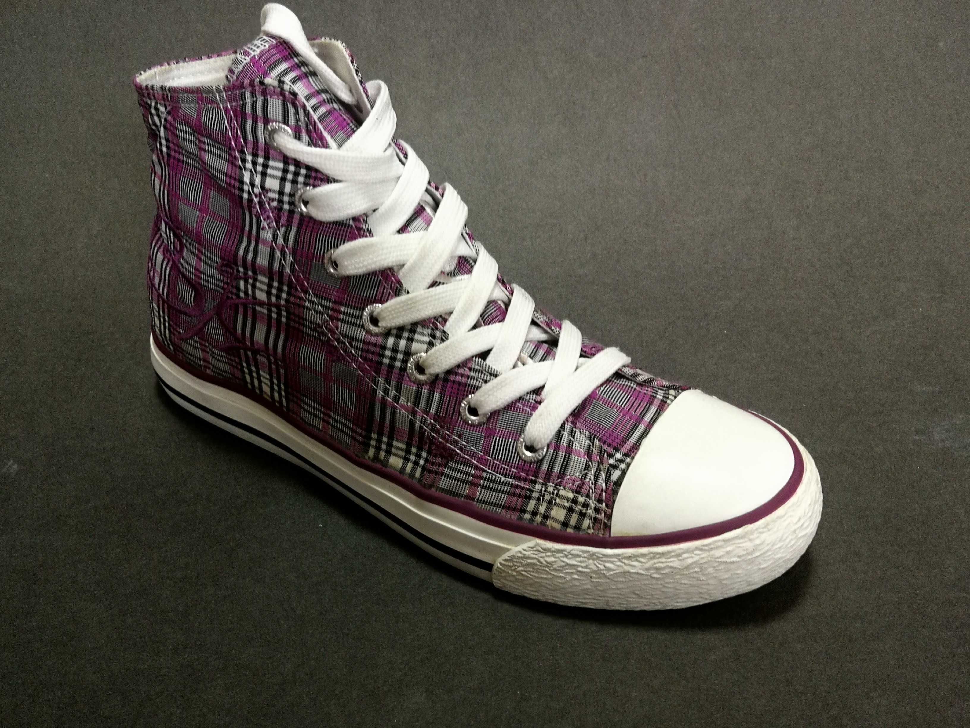 Tenisi ghete  39-40 tip Converse   BK - British Knights - UK  Ca NOU !