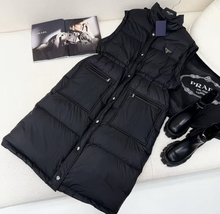 Продается зимняя куртка под Прада