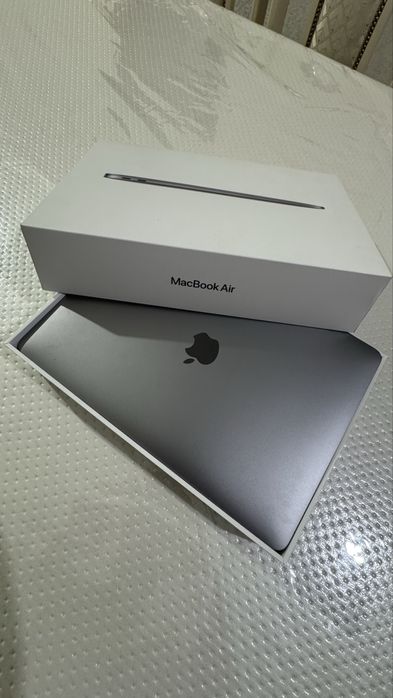 Продам MacBook Air состояние новый